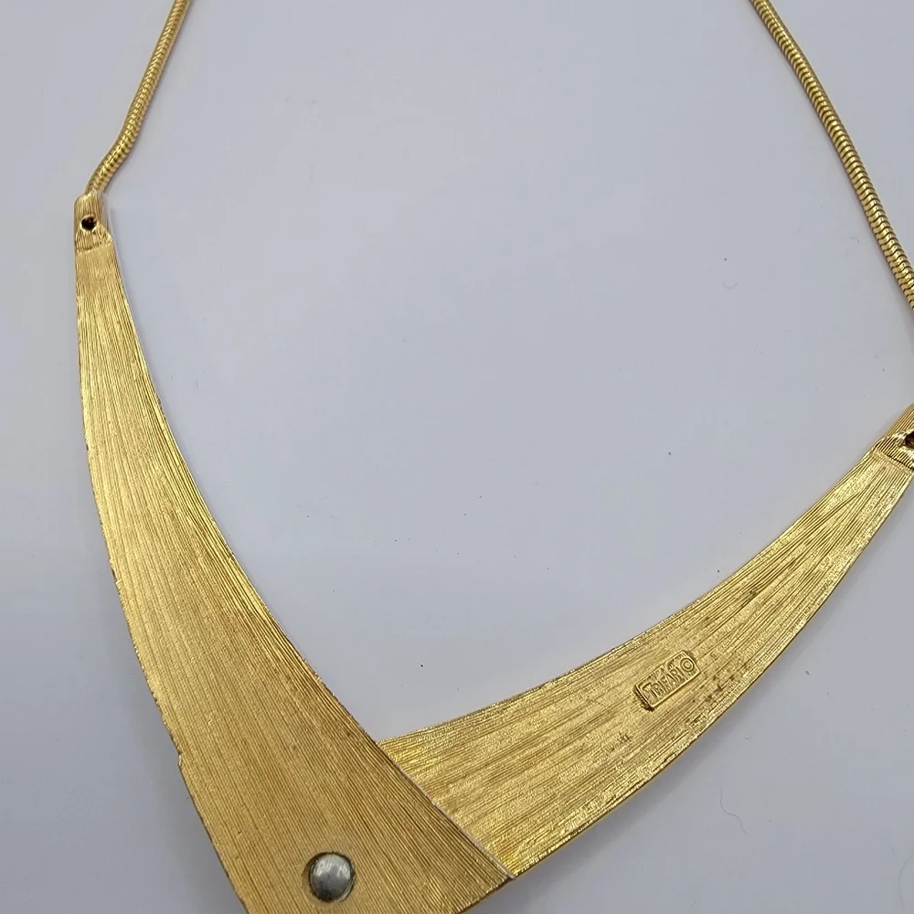 Crown Trifari Goldtone White Enamel Collar Necklace - Picture 5 of 5